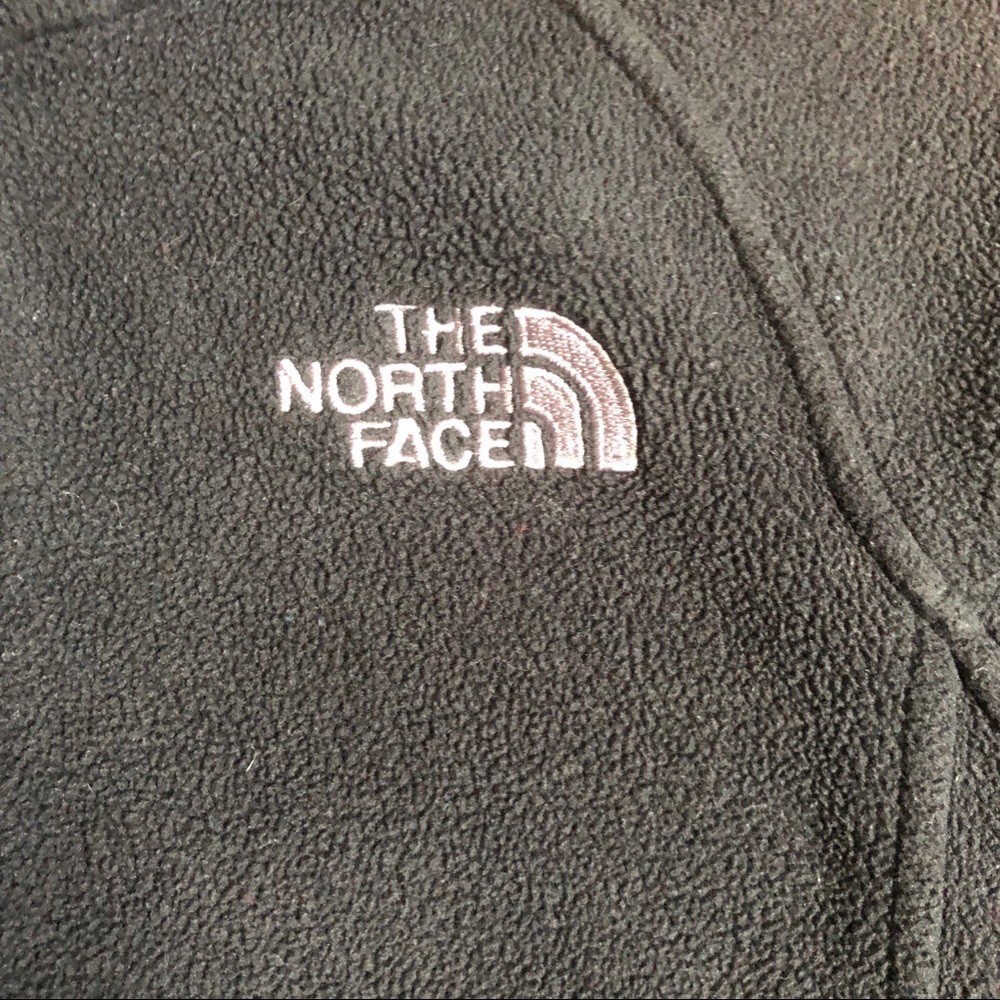 ✨3/12 - donating✨ The North Face black fleece zip up - Picture 2 of 6